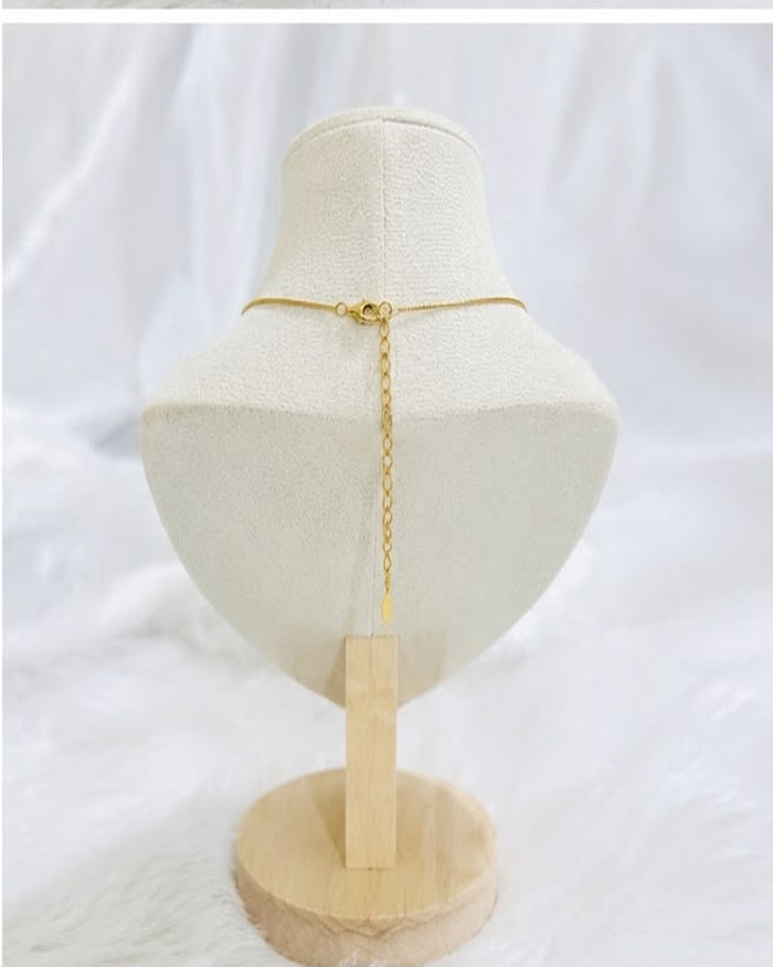 Anti tarnished open hearted necklace