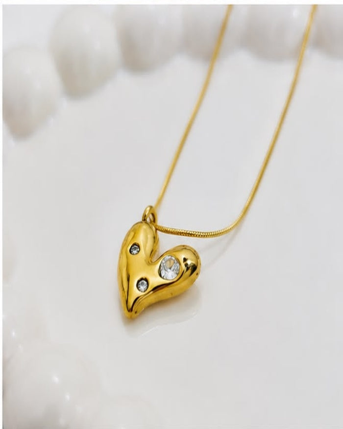 Anti tarnished crystal hearted glow necklace